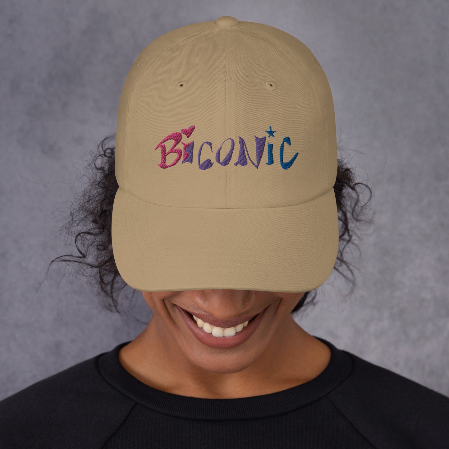 Cotton twill Hat with buckled strap, embroidered front/back